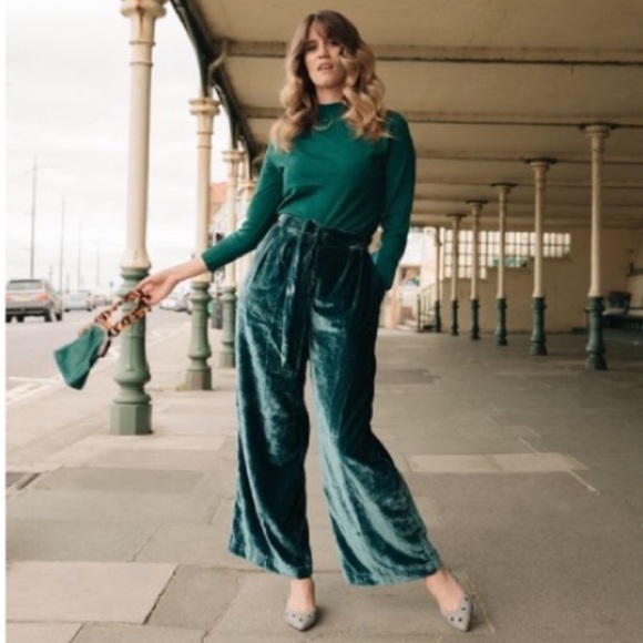 🆕NWT Anthropologie Velvet Wide Leg Trousers